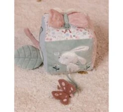 Little Dutch Activiteitenkubus Soft Flowers & Butterflies -Kinderwereld Verkoop little dutch activiteitenkubus soft flowers butterflies 6
