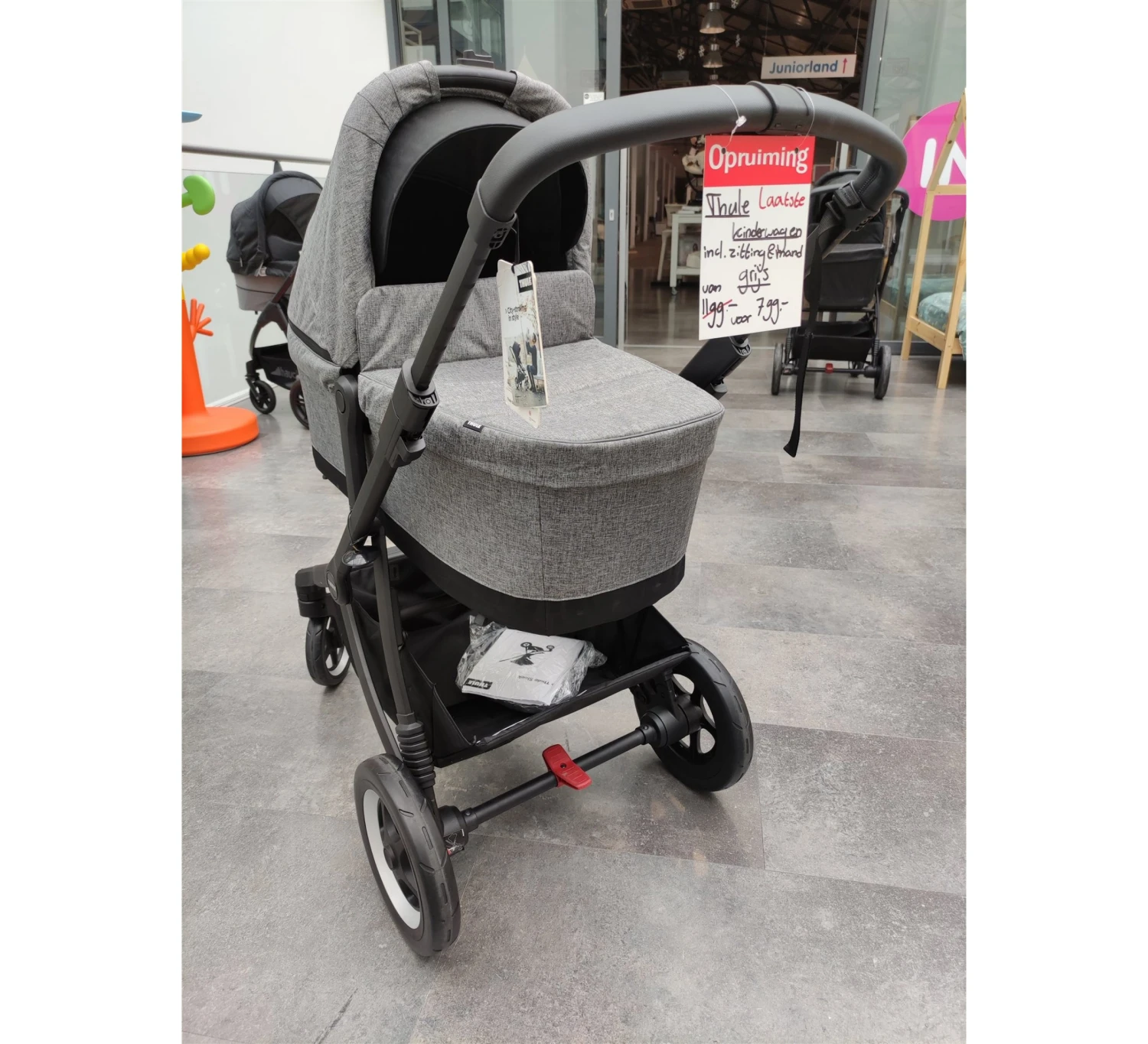 Thule Sleek Kinderwagen - Showmodel 6 Thule Sleek Kinderwagen - Showmodel - Afbeelding 4